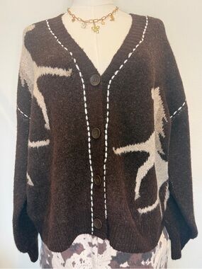 Women’s Dark brown horse sweater